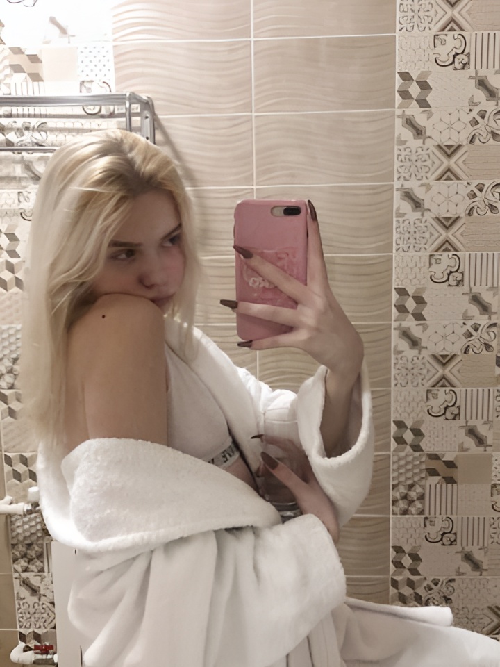 Дарья привлекальеная девушка из Сегежа цена от 10000 руб