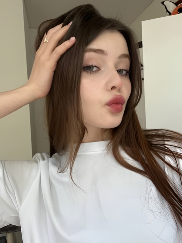 Инна привлекательная девушка из Сегежа цена от 10000 руб