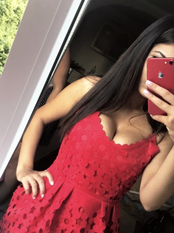 Карина привлекательная девушка из Сегежа цена от 3500 руб